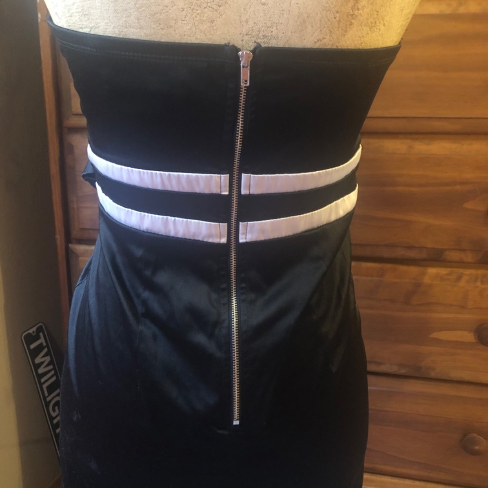 Silky dress classic black and white size small by brand Xxi - Picture 4 of 7